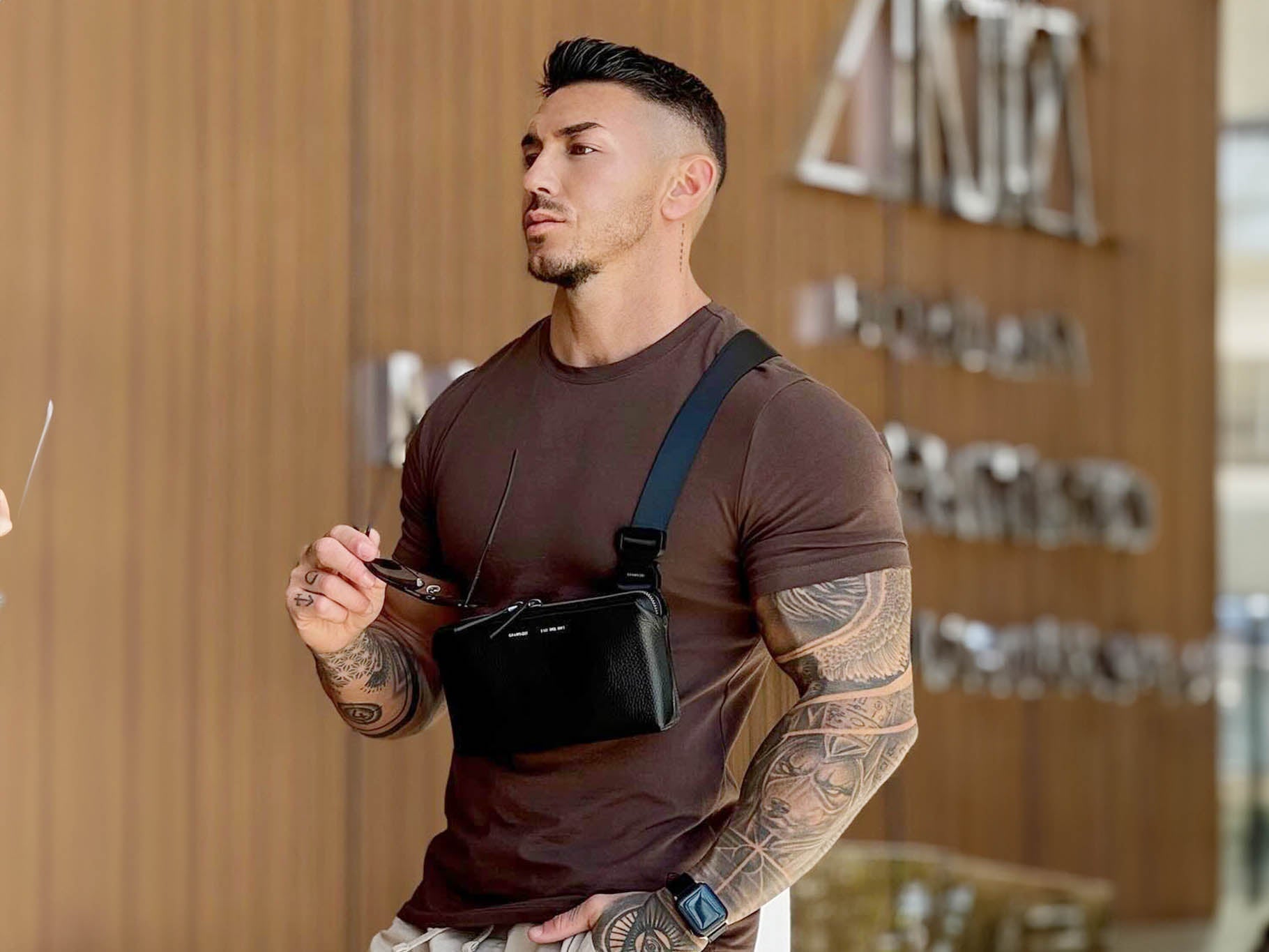 157 Essential Sling Tasche