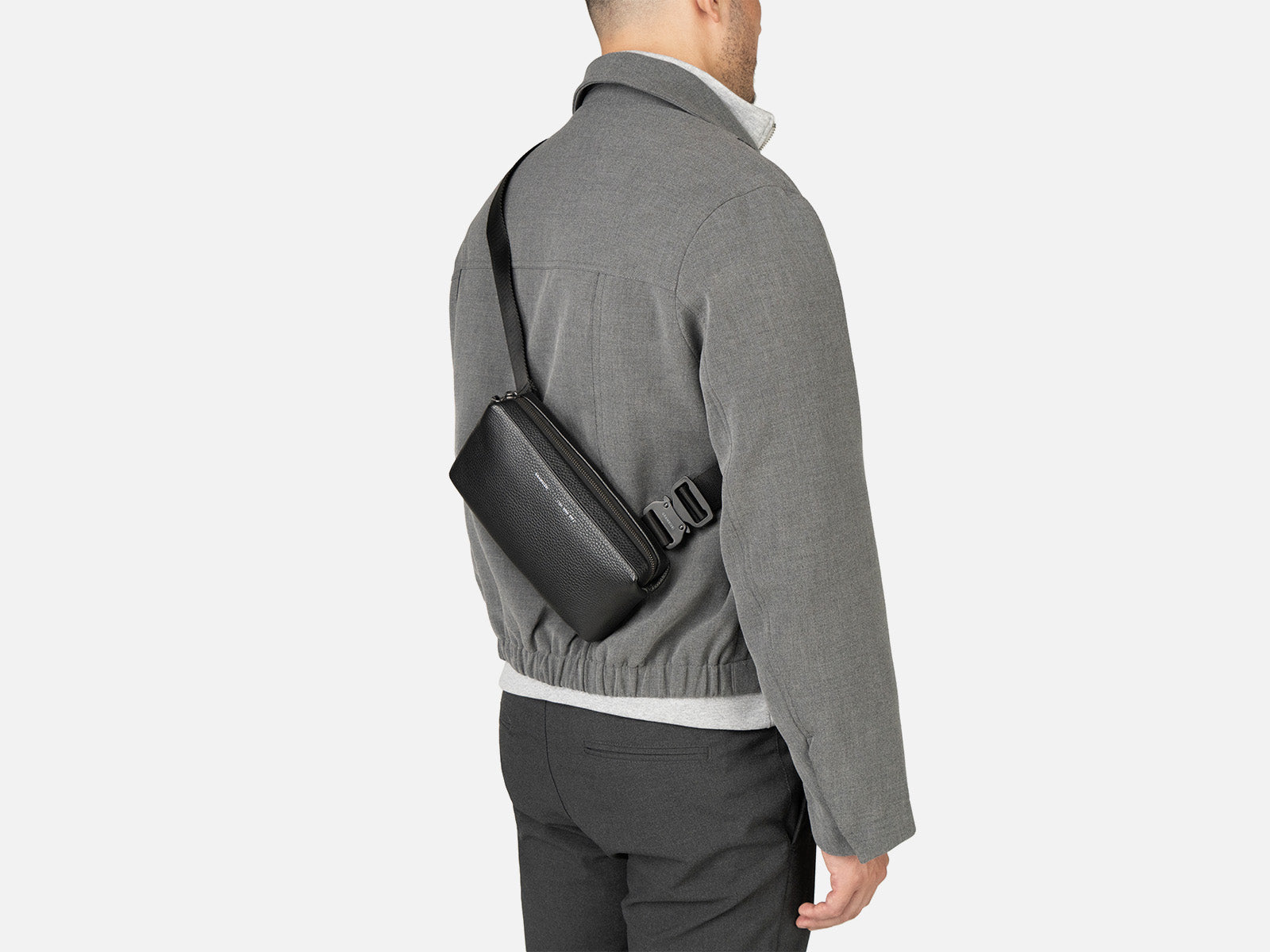 157 Essential Sling Tasche