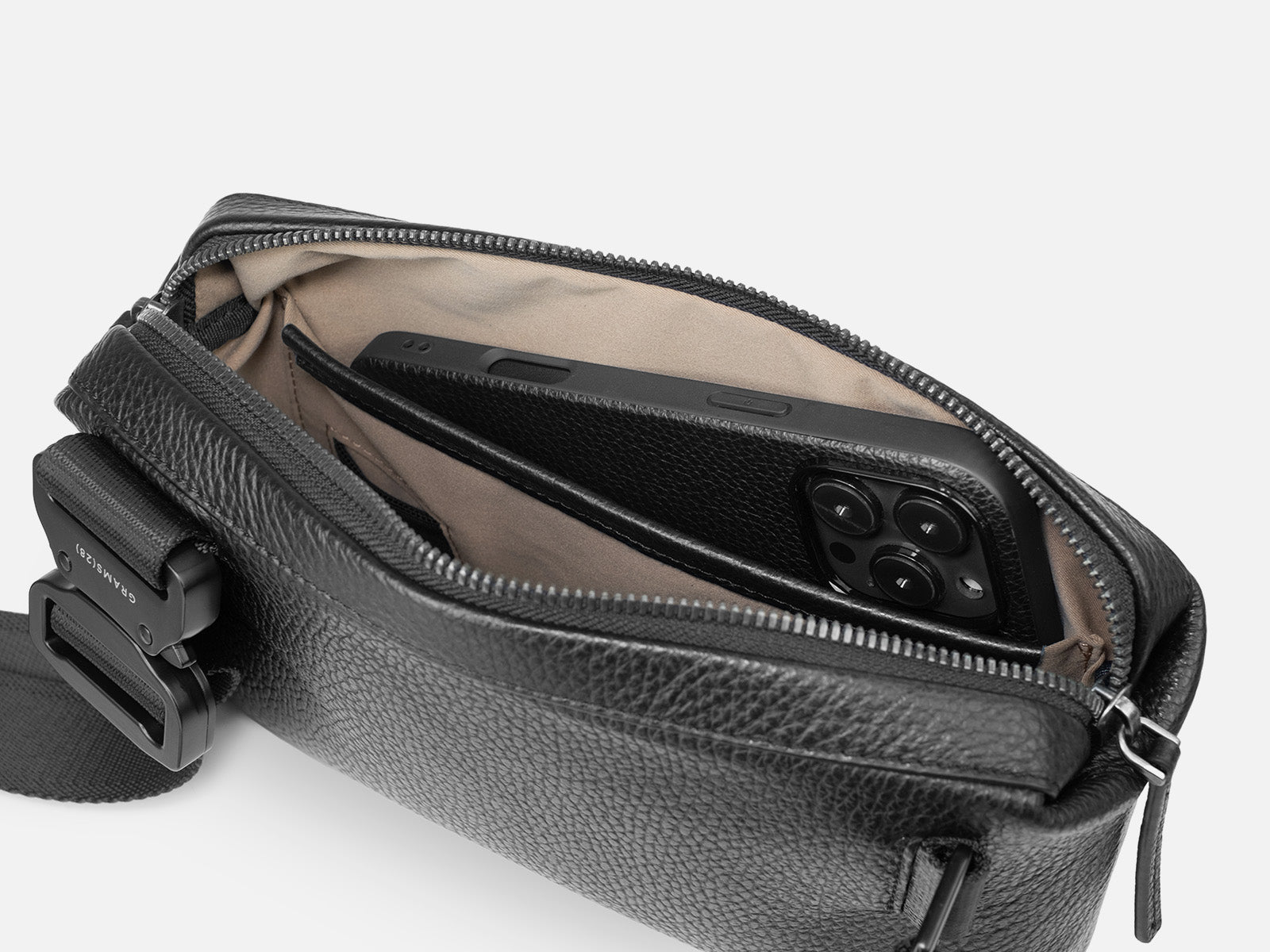 157 Essential Sling Tasche